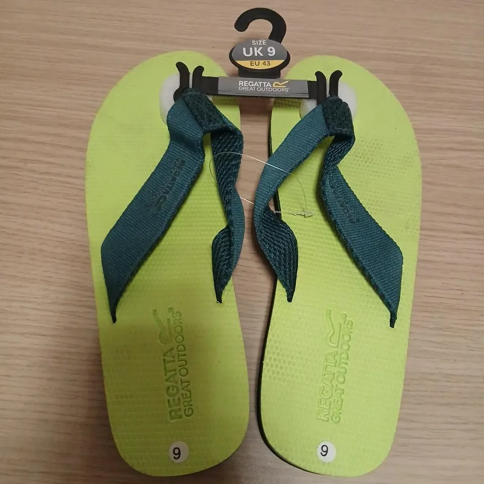 REGATTA GREAT OUTDOORS FLIP FLOPS – WOMEN'S LIME GREEN WITH TEAL STRAPS, UK 9