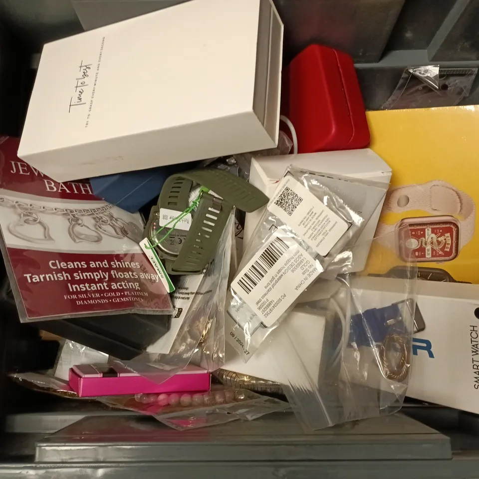 APPROXIMATELY 14 ASSORTED JEWELLERY ITEMS TO INCLUDE TX S9 MINI, TIME TO BEST WATCH, EARRINGS, ETC