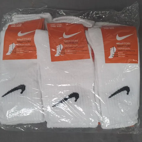 NIKE FITDRY SOCKS IN WHITE (PACK OF APPROXIMATELY 12 PAIRS)