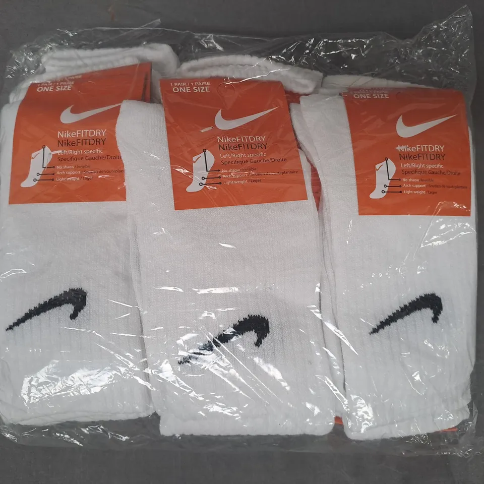 NIKE FITDRY SOCKS IN WHITE (PACK OF APPROXIMATELY 12 PAIRS)