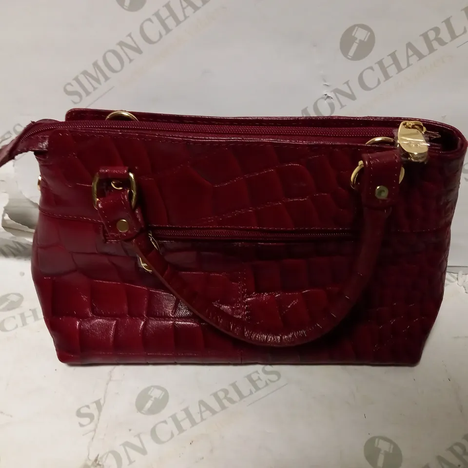 ASHWOOD LEATHER CROSSBODY ZIP-UP BAG (19-157 RED)