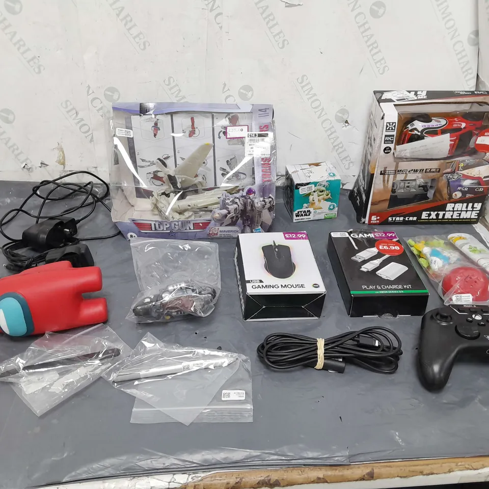 LARGE BOX OF ASSORTED TOYS TO INCLUDE RC'S, BUCKEROO, XBOX CONTROLLER,S AND MINIFIGURES ETC. 