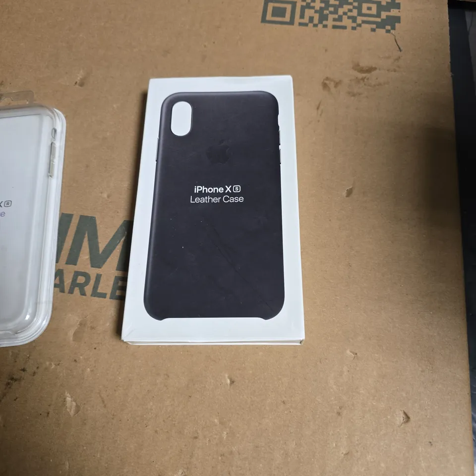 BOX OF APPROXIMATELY 100 ASSORTED MOBILE PHONE CASES INCLUDING IPHONE X LEATHER CASE AND IPHONE X CLEAR CASE 