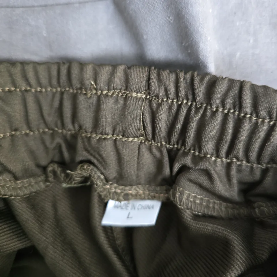 NIKE OLIVE GREEN JOGGERS – SIZE L