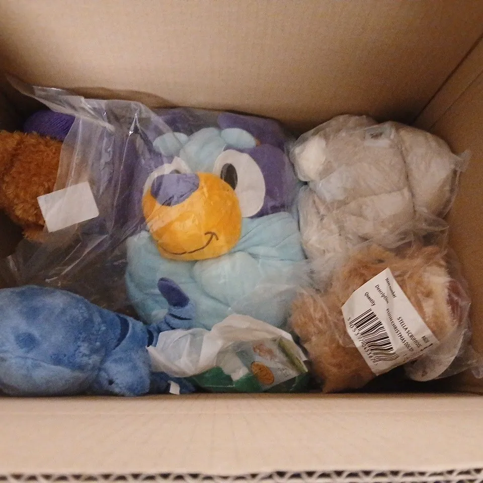 LOT OF APPROXIMATELY 13 ASSORTED PLUSHIES 
