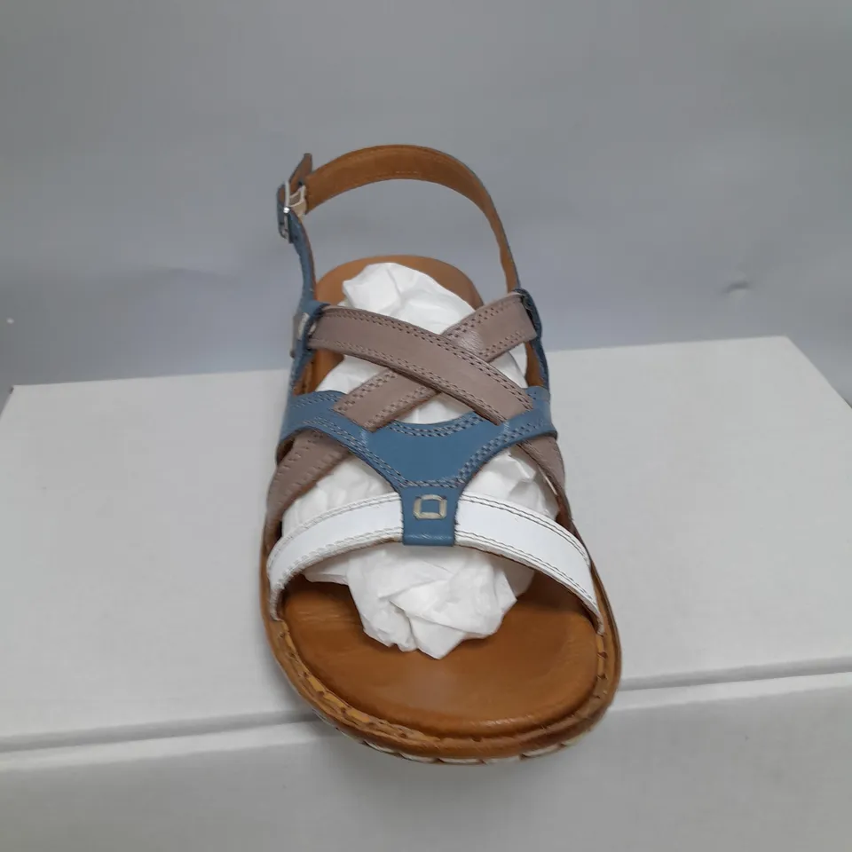 ADESSO TAN BUCKLE PLATFORM SANDALS -SIZE 5