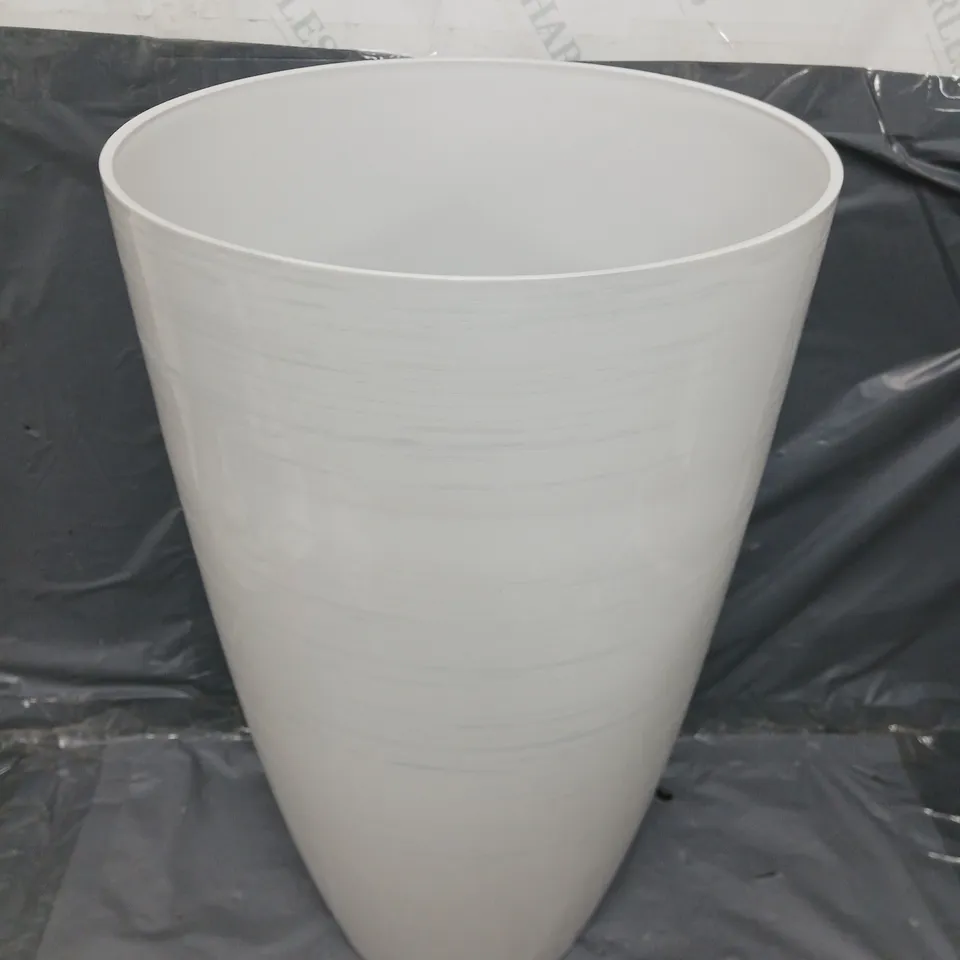 12" WIDE TALL EGG PLANTER IN WHITE GLOSS