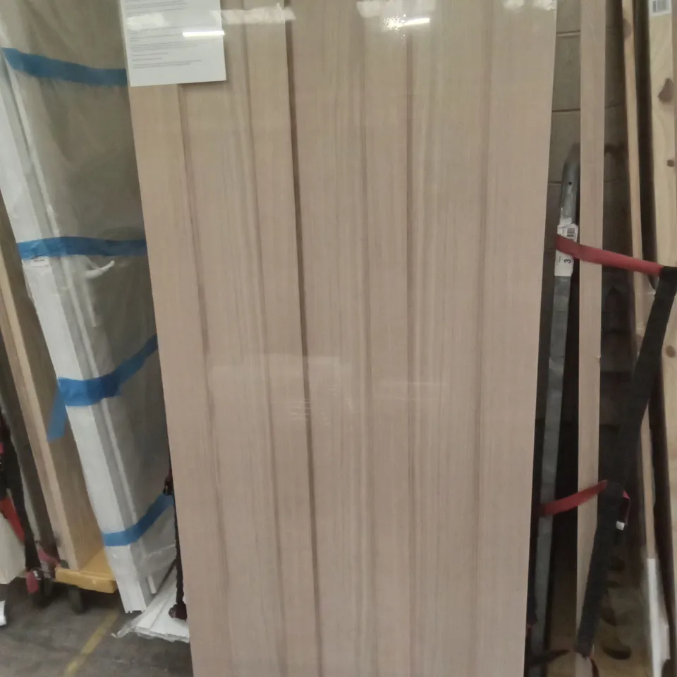 VERTICAL 3 PANEL OAK VENEER INTERNAL DOOR 1981×838MM
