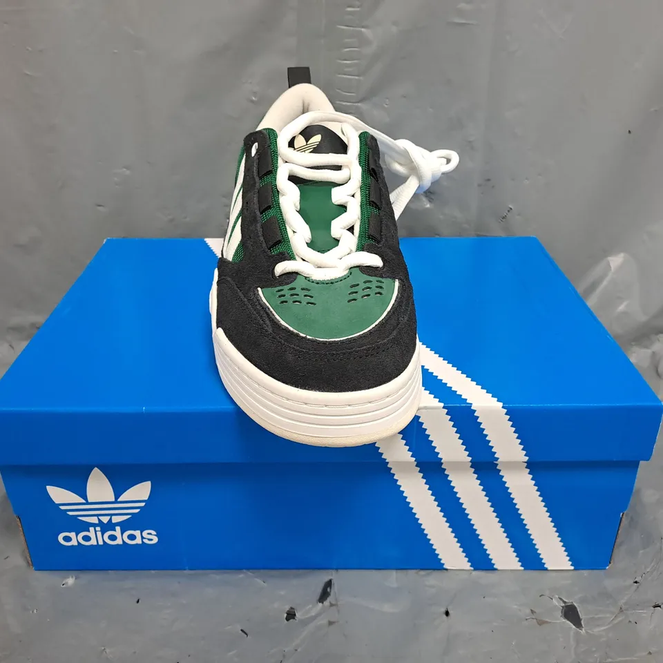 BOXED PAIR OF ADIDAS ADI2000 SHOES IN GREEN/BLACK/WHITE SIZE UK 10.5