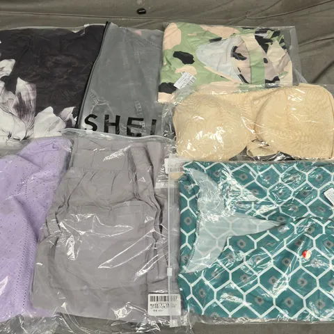 LARGE QUANTITY OF ASSORTED BAGGED CLOTHING ITEMS 