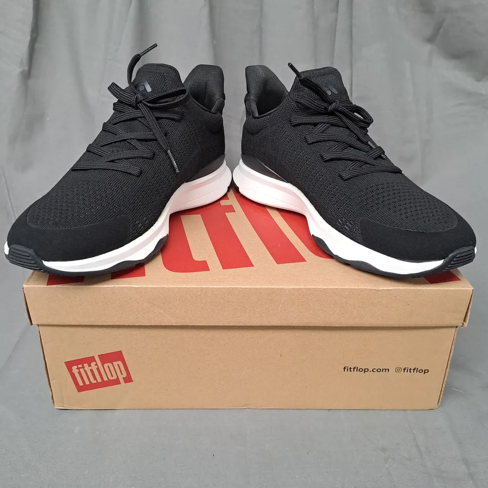 BOXED PAIR OF FITFLOP VITAMIN FFX KNIT SPORTS SNEAKERS IN BLACK UK SIZE 8