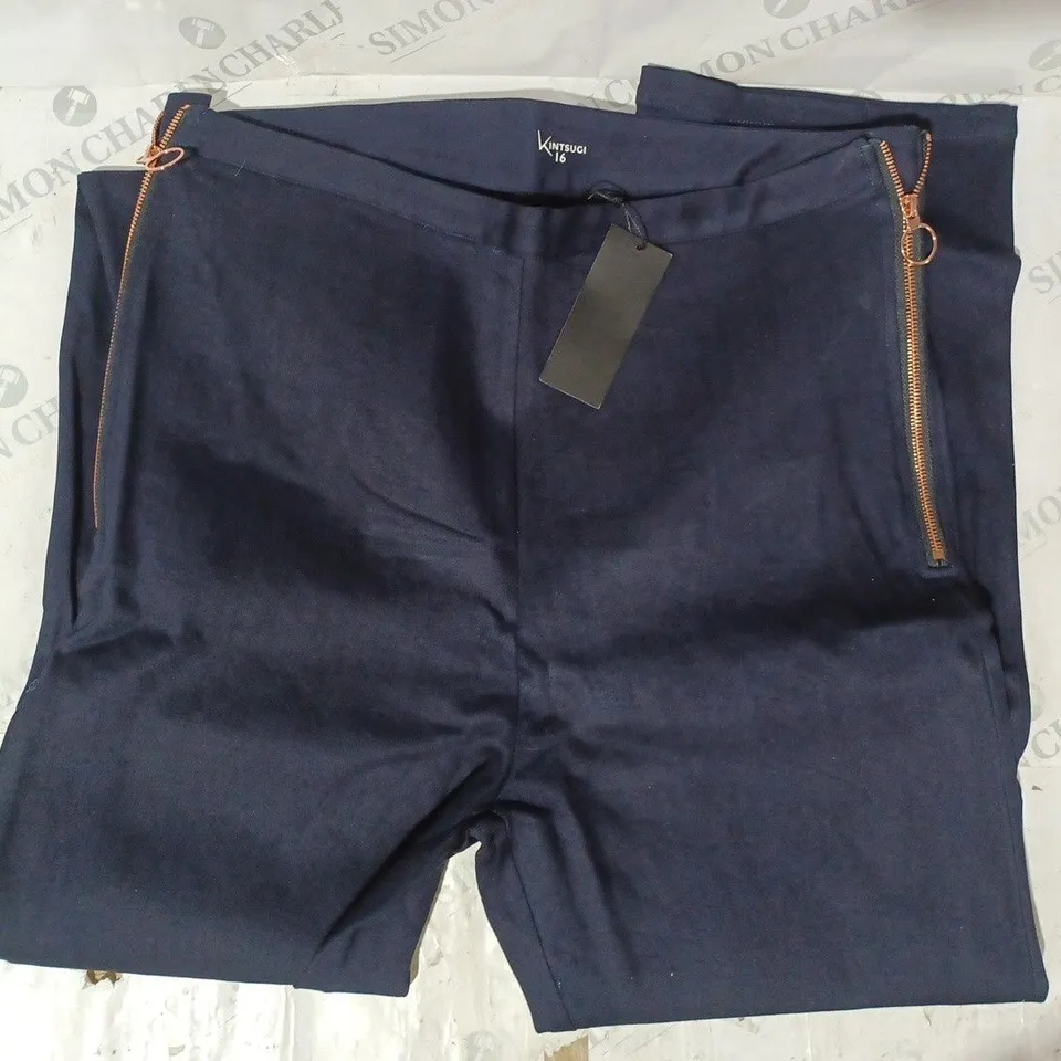 BOX OF APPROXIMATELY 10 ASSORTED CLOTHING ITEMS IN VARIOUS SIZES TO INCLUDE JEANS
