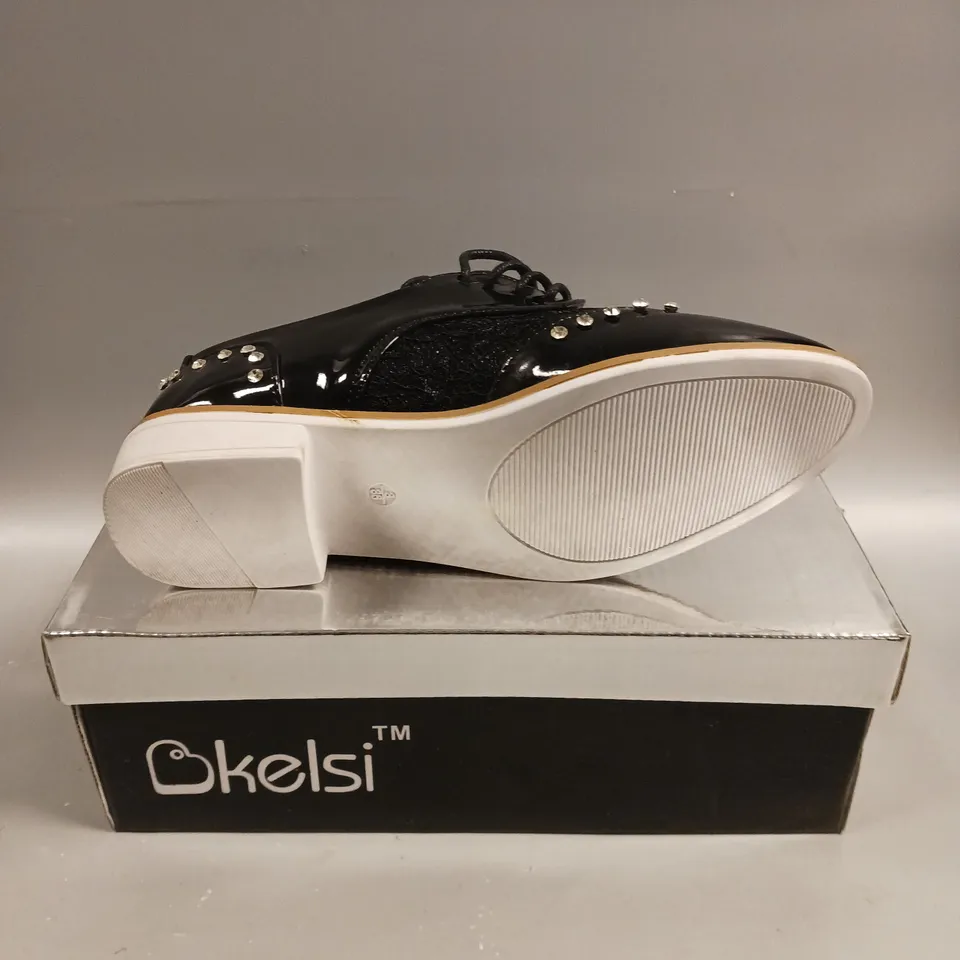 BOXED PAIR OF KELSI LACED SEQUINED SHOES IN BLACK - 3	