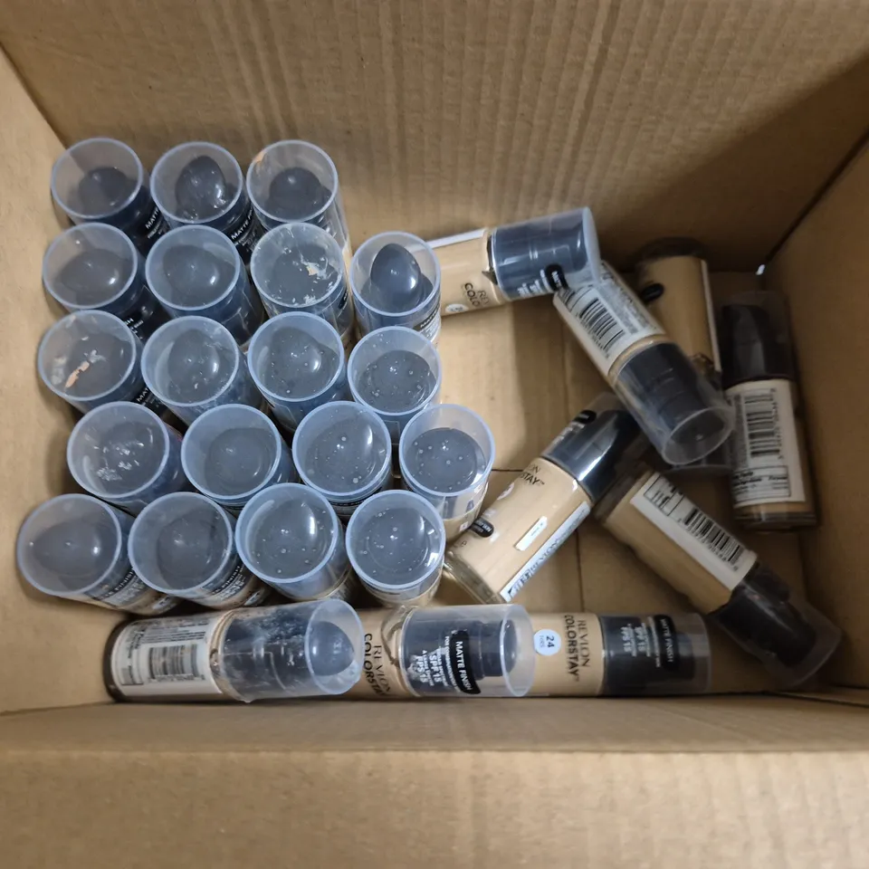 LOT OF APPROXIMATELY 32 REVLON COLOURSTAY 30ML MAKE UP ITEMS 