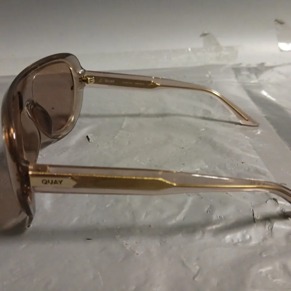 QUAY CLEAR BROWN FRAMED GLASSES IN CASE