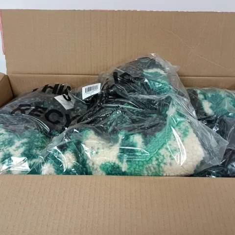 BOX OF APPROXIMATELY 3 ASSORTED QUARTER ZIP TEDDY FLEECES VARIOUS SIZES