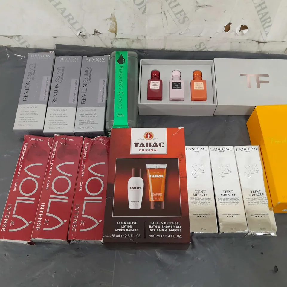 BOX OF APPROXIMATELY 10 COSMETICS TO INCLUDE TOM FORD EDP SET, LANCOME TENT MIRACLE, AND DAN DI FENDI PERFUMED BODY LOTION ETC. 
