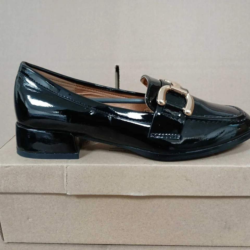 BOXED PAIR OF JO & JOE WOMEN'S NAVY PATENT LEATHER LOAFERS - UK SIZE 4