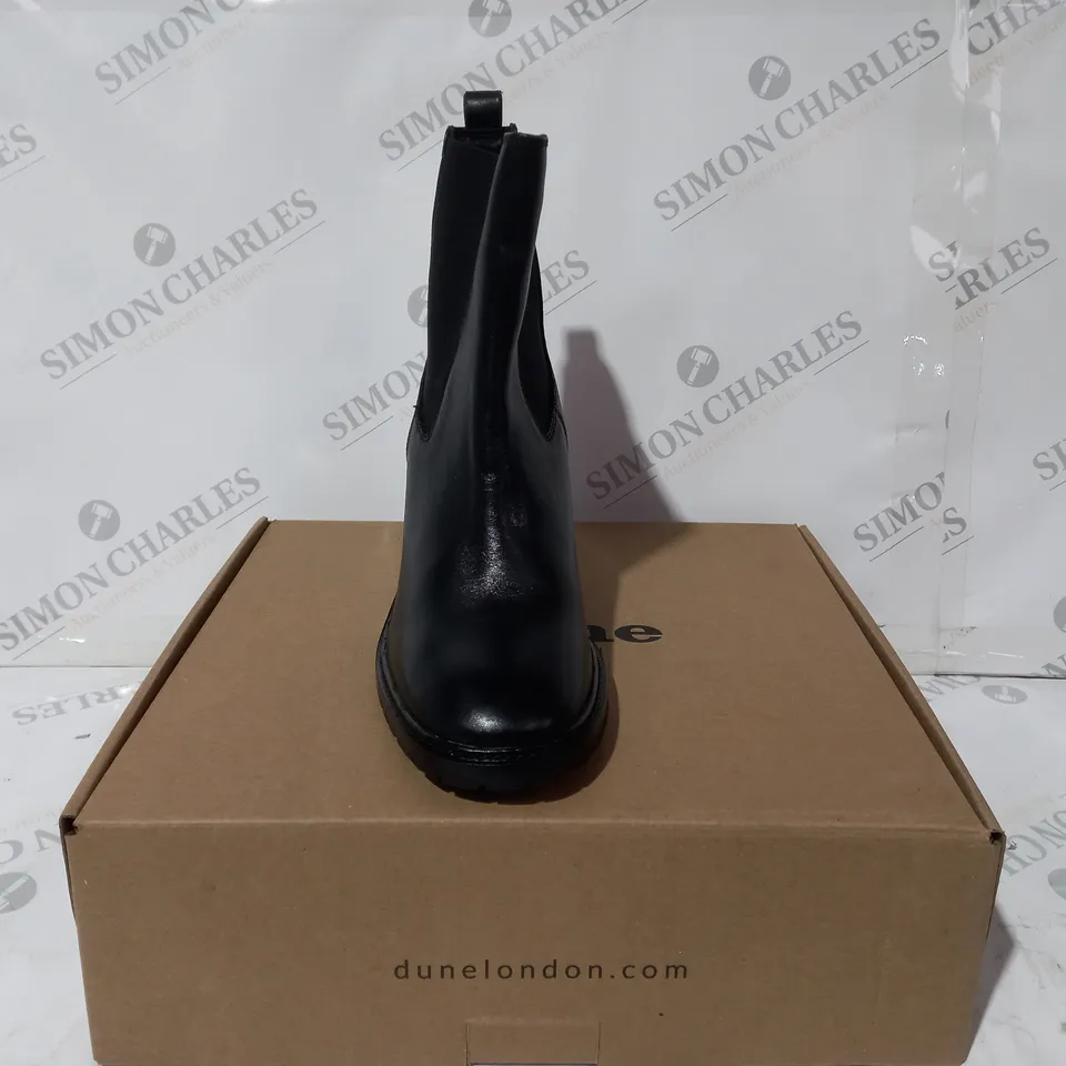 BOXED PAIR OF DUNE LONDON SQUARE TOE HEELED BOOTS IN BLACK UK SIZE 6
