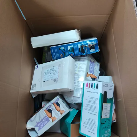 BOX OF ASSORTED ITEMS INCLUDING TUMBLER 800ML, LIVMORE QUICKFOLD PORTABLE STOOL AND GREEN DROP INFUSED ANTI CELLULITE LEGGINGS