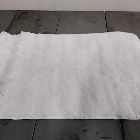 BRAND NEW PACO LAGOS 750 WHITE RUG 50X80CM