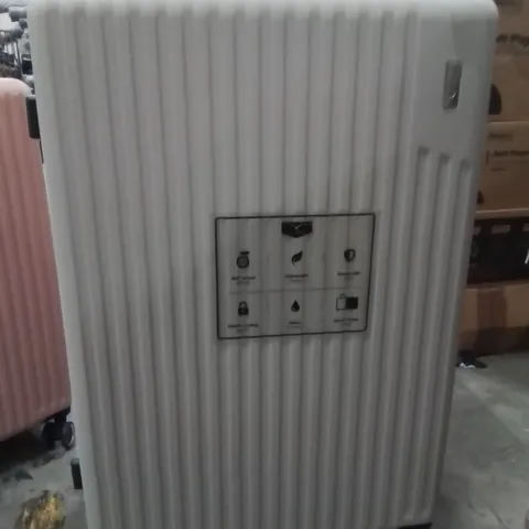 LUGG TRAVEL SUITCASE 