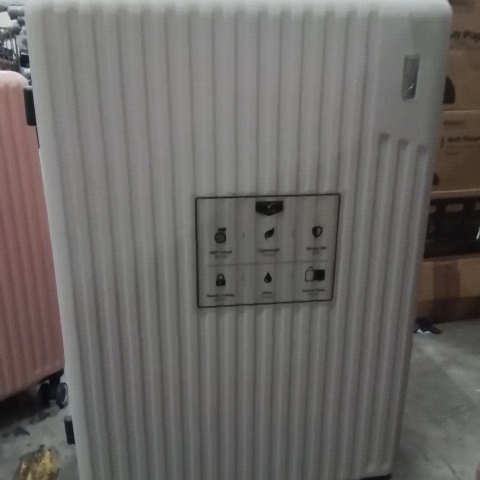 LUGG TRAVEL SUITCASE 
