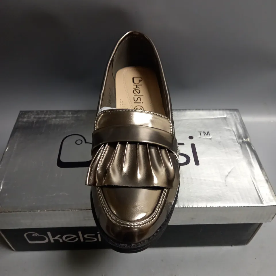 BOXED KELSI LADIES FLAT GUN BROGUES. SIZE 3