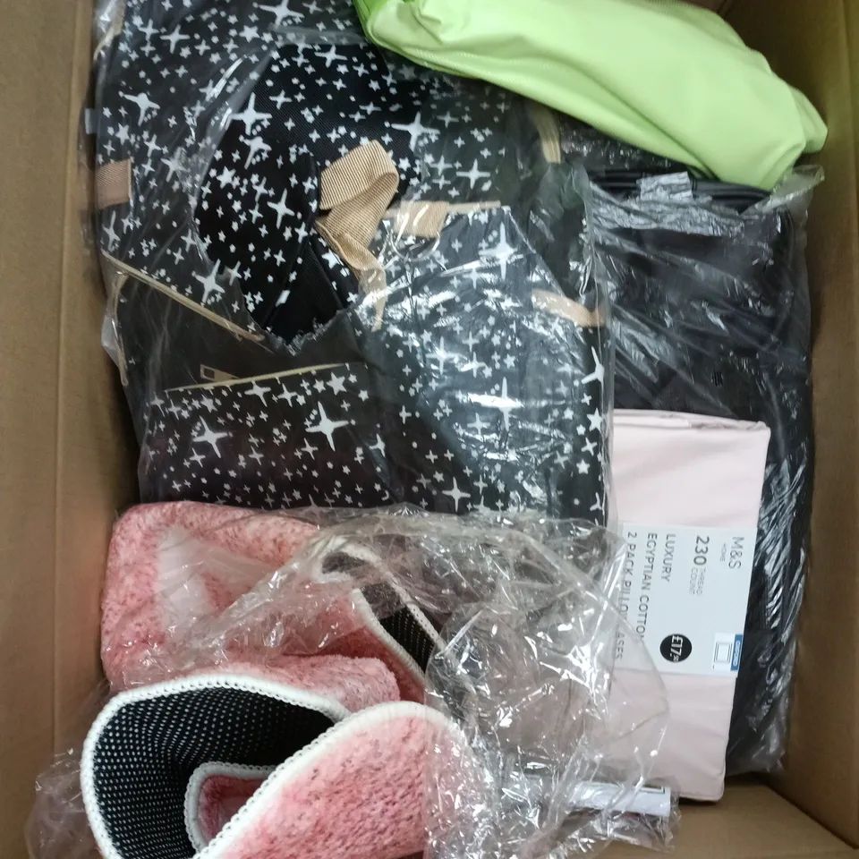 BOX OF APPROXIMATELY 15 ASSORTED HOUSEHOLD ITEMS