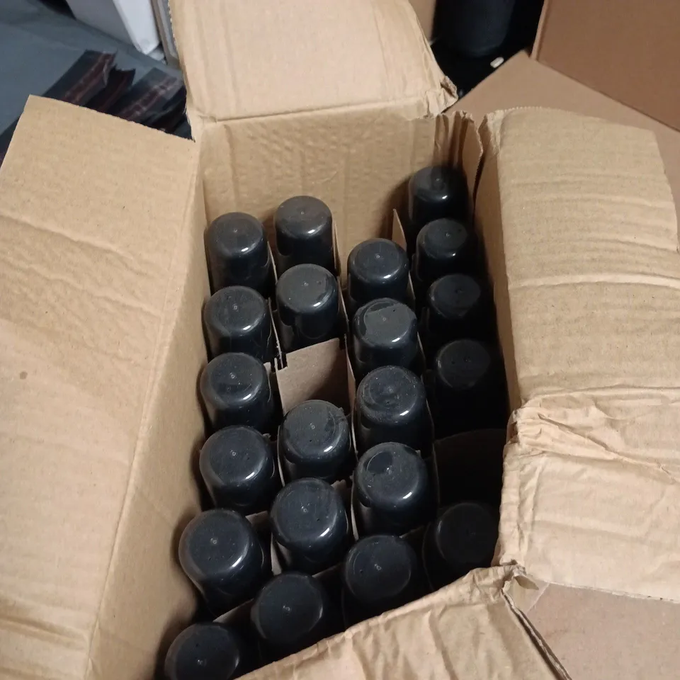 APPROXIMATELY 22 X ASSORTED MATRIX HAIR CARE PRODUCTS TO INCLUDE TEMP COLOUR IRIDESCENT ROSE BLONDE, TEMP COLOUR PLATINUM SILVER ETC