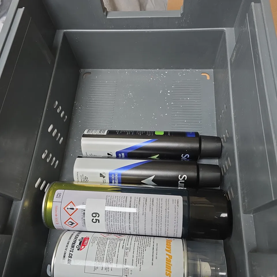 APPROXIMATELY 6 ASSORTED AEROSOLS INCLUDING TETRION EASY SPRAY AND EXTREME CHASSIS BLACK