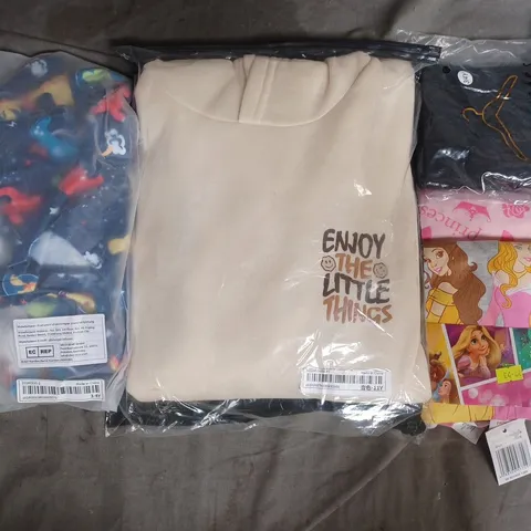 BOX OF APPROXIMATELY 20 ASSORTED KID'S CLOTHING AND FASHION ITEMS IN VARIOUS STYLES, SIZES, AND COLOURS, ETC - COLLECTION ONLY