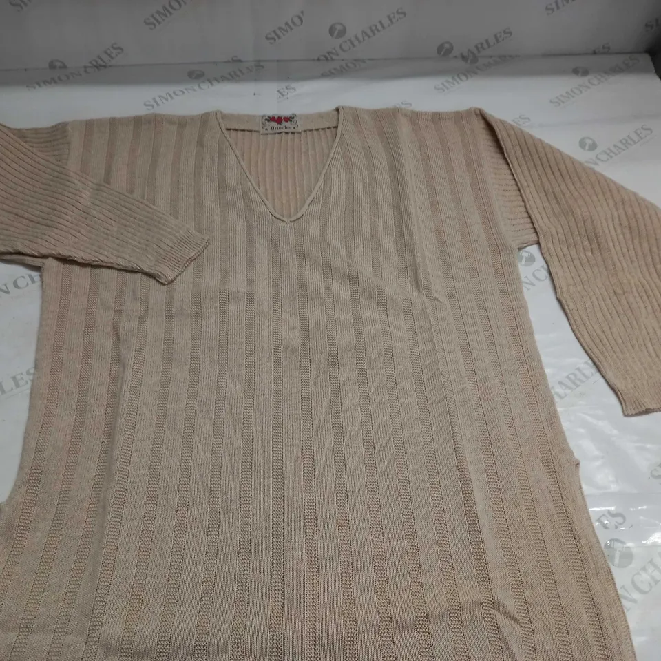 LOT OF 8 BRIOCHE V-NECK JUMPERS - SIZE UNSPECIFIED