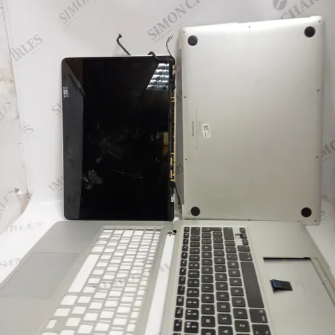 BOX OF APPROX 20 COMPUTER AND APPLE PARTS TO INCLUDE THE BASE, SCREEN AND KEYBOARD. 