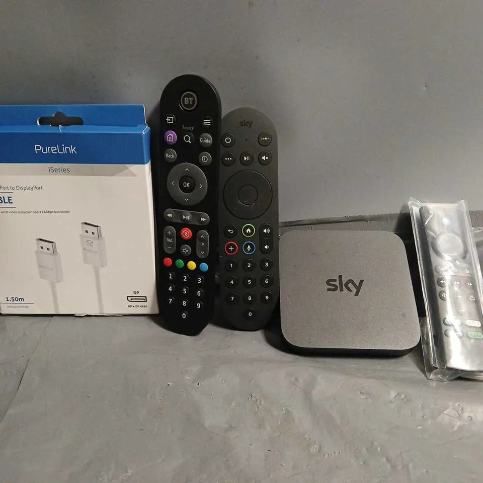 APPROXIMATELY 12 ASSORTED ITEMS TO INCLUDE - AMAZON REMOTE , SKY REMOTE , PURELINK CABLE ETC