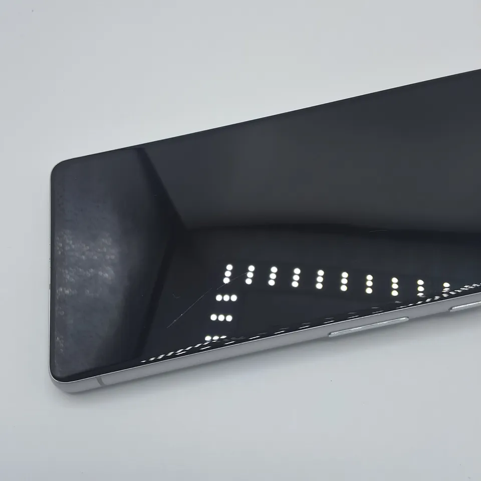 UNBOXED GOOGLE PIXEL 7 256GB IN WHITE 