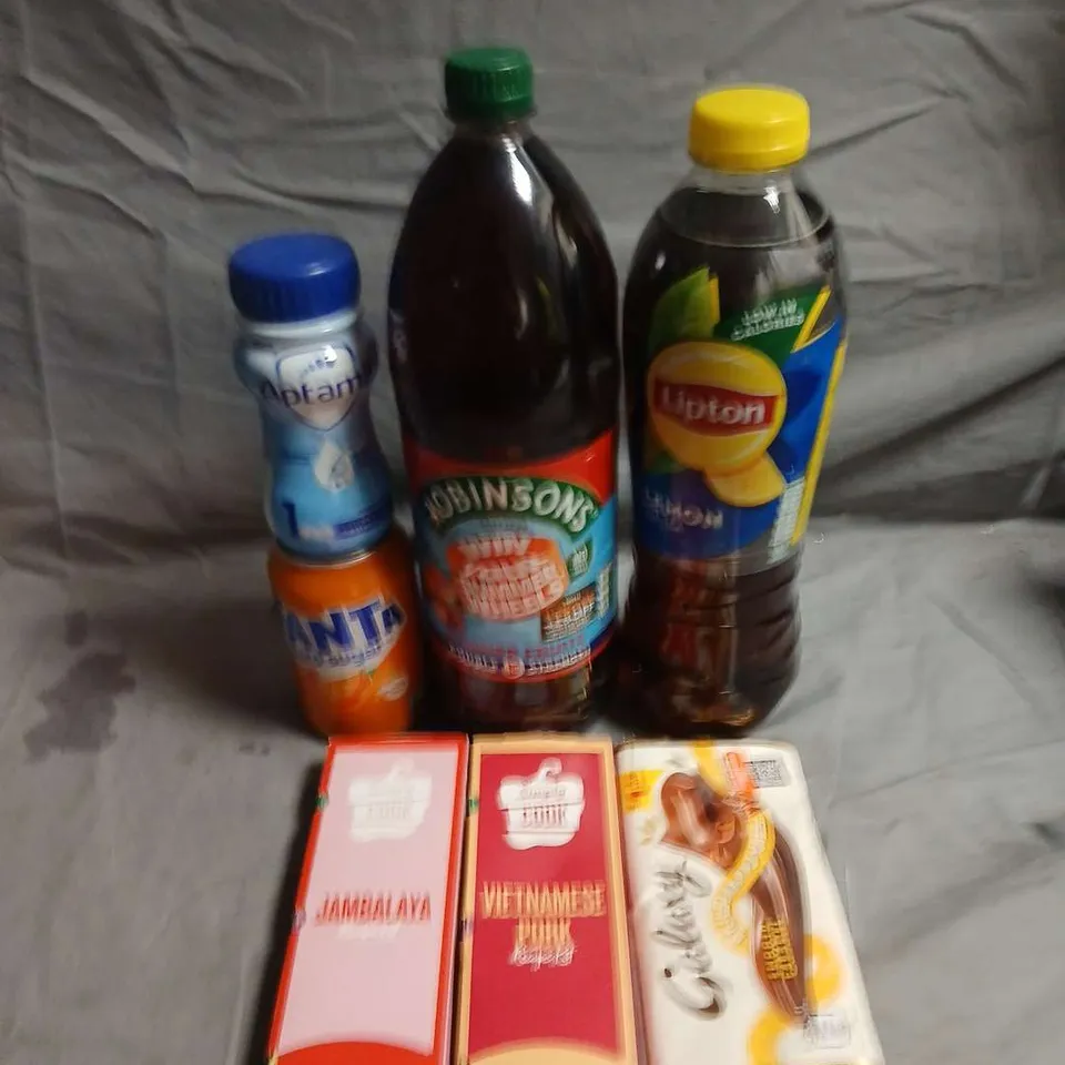 APPROXIMATELY 10 ASSORTED FOOD ITEMS TO INCLUDE - FANTA, GALAXY AND SIMPLY COOK - COLLECTION ONLY
