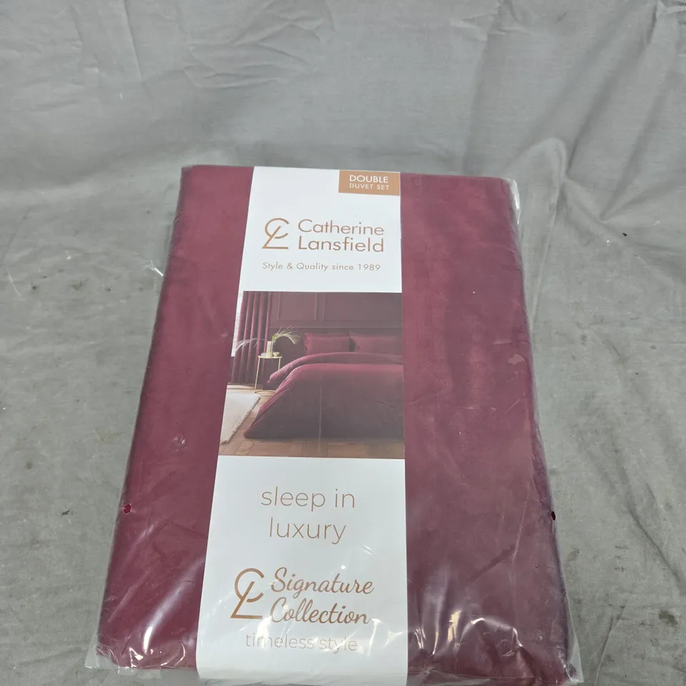 CATHERINE LANSFIELD SIGNATURE COLLECTION KINGSLEY MATT VELVET DUVET SET – DOUBLE