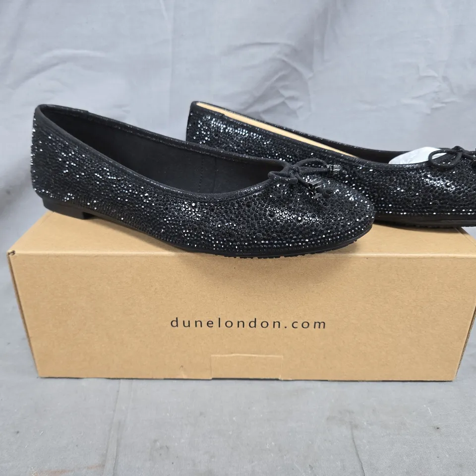 BOXED PAIR OF DUNE LONDON 841 HALLIS DIAMANTE CHARM TRIM BALLET SHOES IN BLACK SIZE 6