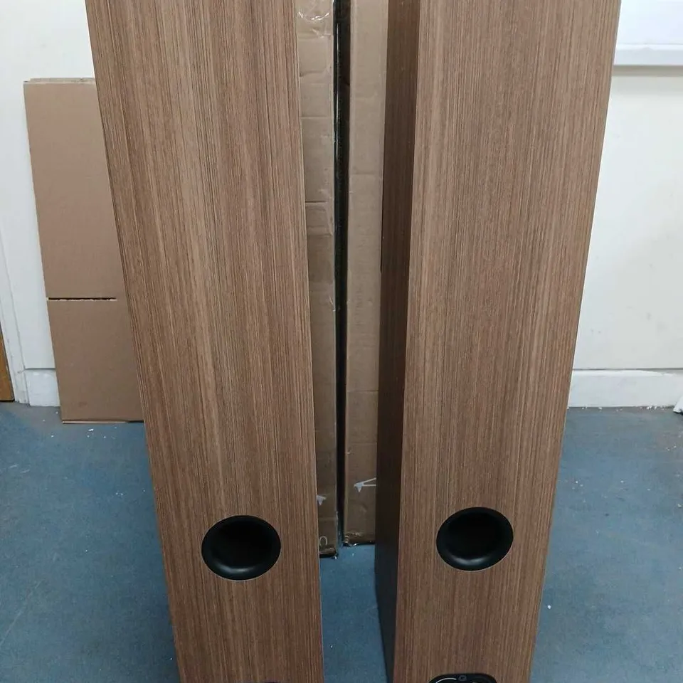 PAIR OF Q-ACOUSTICS 5040 FLOORSTANDING SPEAKERS IN HOLME OAK