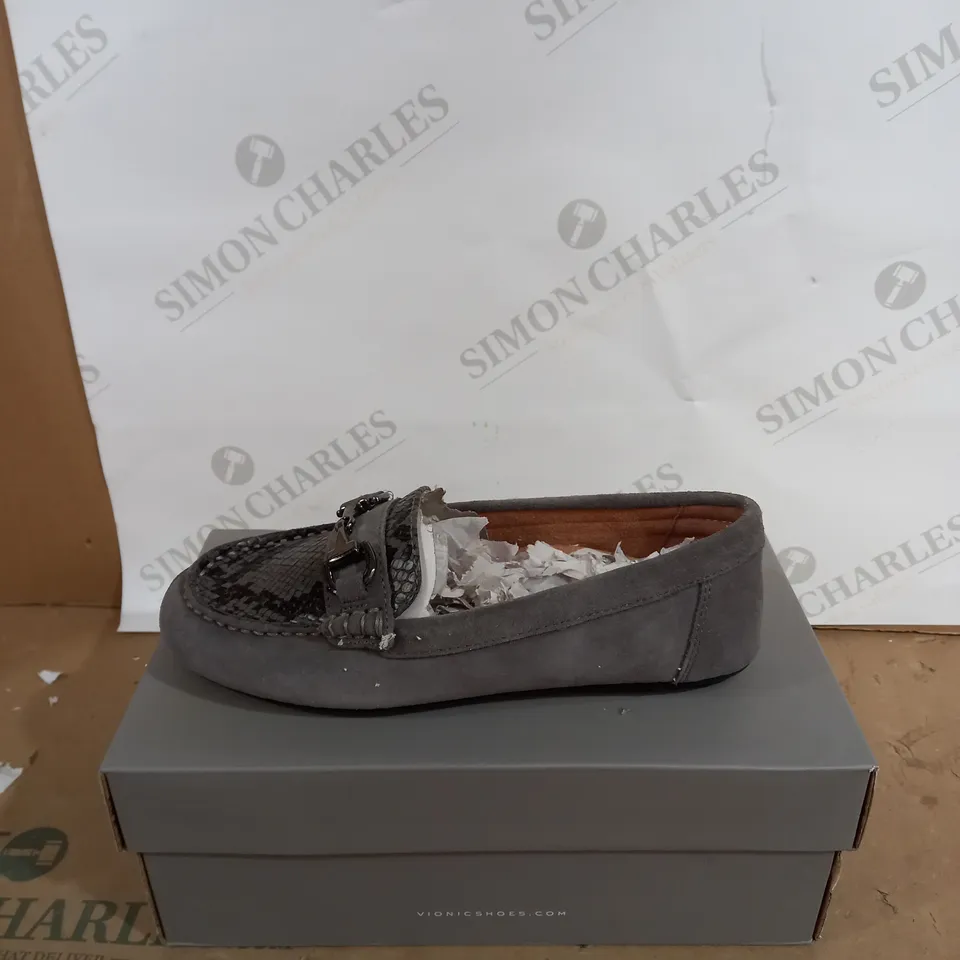 VIONIC HONOR DAYNA LOAFER SIZE 3