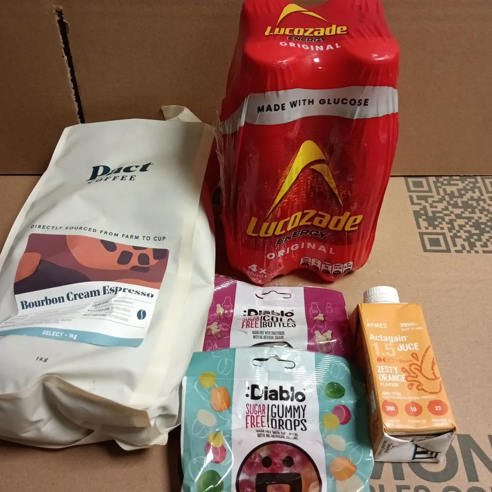 APPROXIMATELY 10 ASSORTED FOOD/DRINK PRODUCTS TO INCLUDE LUCOZADE, PACT COFFEE, DIABLO SWEETS ETC 