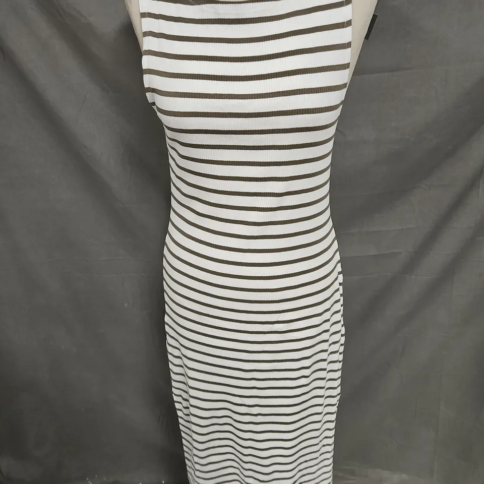 FRENCH CONNECTION SLEEVELESS RIBBED MIDI DRESS IN WHITE/KHAKI SIZE L
