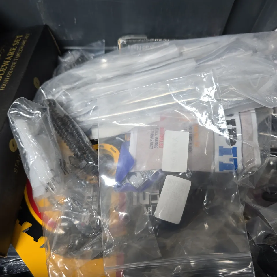APPROXIMATELY 13 ASSORTED ITEMS TO INCLUDE - DEWALT NAIL TOUGH , SPEAR & JACKSON RAZORSHARP ETC