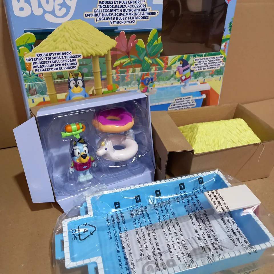 BLUEY POOL TIME FUN PLAYSET 