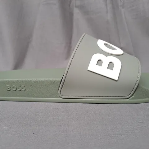 PAIR OF BOSS SLIDERS IN OLIVE GREEN EU SIZE 43