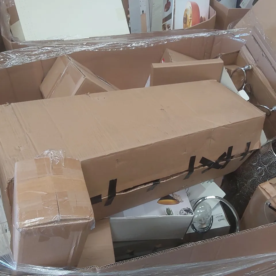 PALLET CONTAINING A VERY LARGE QUANTITY OF ASSORTED DESIGNER LIGHTING PRODUCTS INCLUDING: FULTON 3 LIGHT SPOTLIGHT, AMALFI TABLE LAMP, HURRICANE PENDANT LIGHT, DESK LAMP ECT
