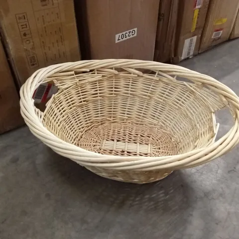 BOXED LAUNDRY BASKET MADE OF WICKER