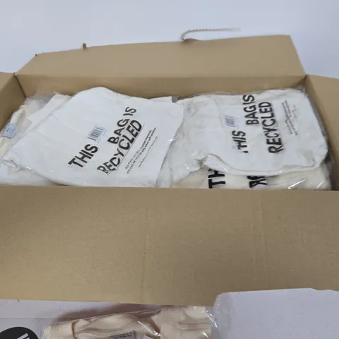 BOX OF APPROXIMATELY 15 ASSORTED CLOTHING ITEMS TO INCLUDE: BOXY FIT GRAPHIC CREW SWEATSHIRT