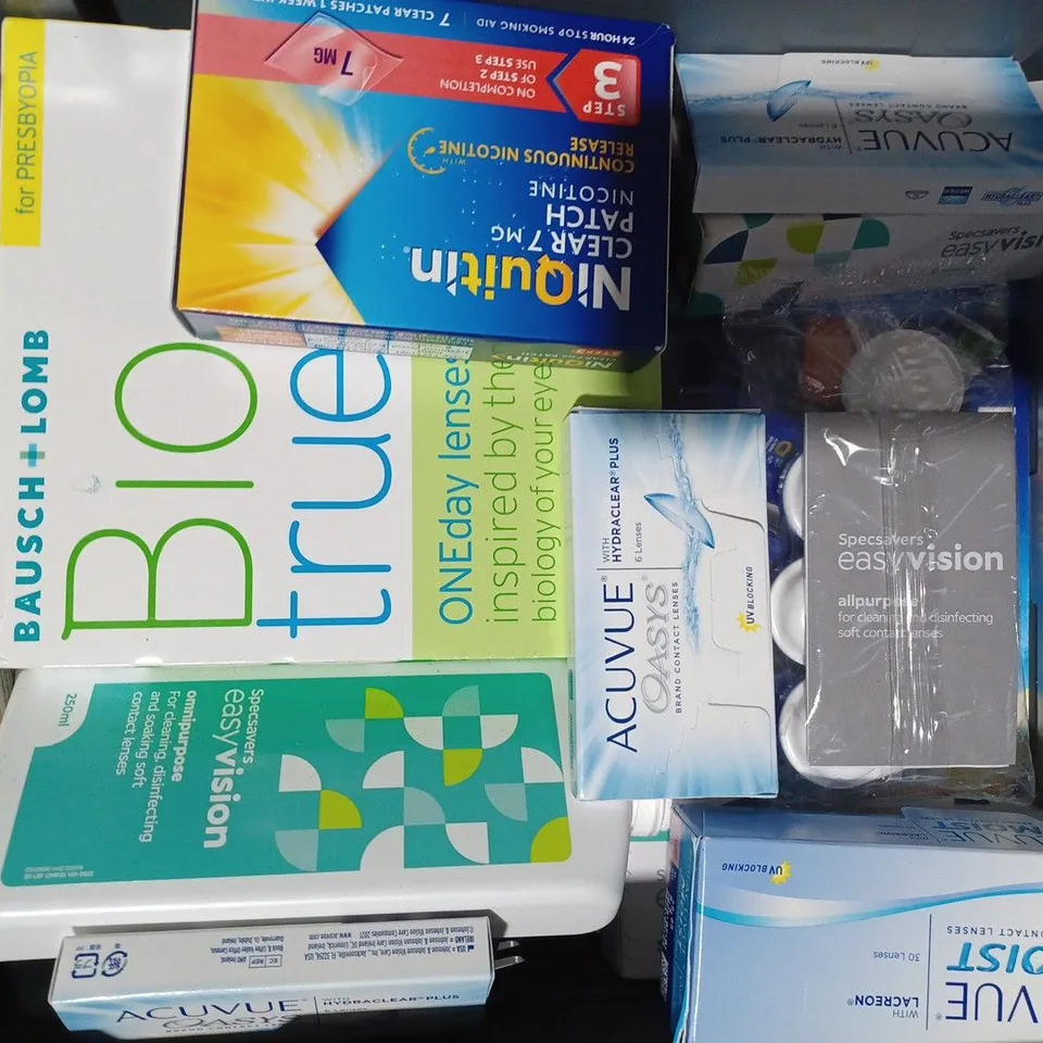 APPROXIMATELY 20 ASSORTED HOUSEHOLD ITEMS TO INCLUDE NIQUITIN NICOTINE PATCHES, EASYVISION CONTACT LENSES, NICORETTE MOUTHSPRAY, ETC